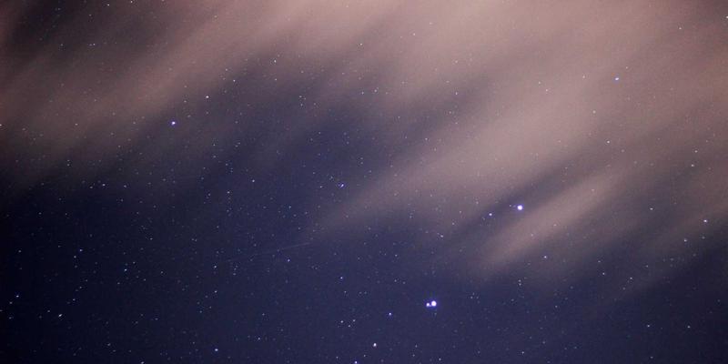 家庭智能安防系统安装、调试与日常维护服务选择指南：从家政服务到社区公告的智慧决策